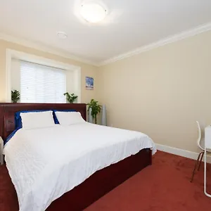 Cambie & 61st Ave Homestay Homestay