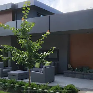 A Tiny House Near Ubc 温哥华ubc小别墅 Villa