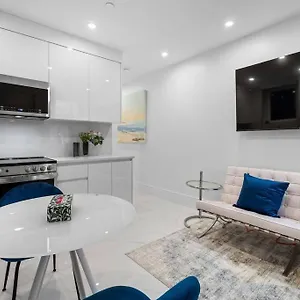 Brand New 2 Bedroom Point Grey Getaway Apartment